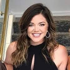 Ashley Knauss's Instagram, Twitter & Facebook