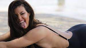 Bringing you closer to the people and things you love. Maria Korin8ioy Deite Thn Efhbh In Gr