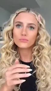 Abby Landon's Instagram, Twitter & Facebook