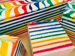 Resepi kek marble yang senang dan sedap ok hari nie kita belajar buat kek marble lar plak. Kek Lapis Premium Sarawak Kek Rasta Pelangi Food Drinks Baked Goods On Carousell