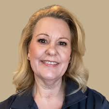 Welcome to South Dakota, Dr McLeod! Dr Ann McLeod attended Mississippi  State University for both undergraduate and veterinary doctoral studies.  She has experience in emergency medicine, general practice, general  surgery, shelter medicine,