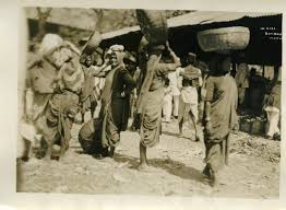 Women Porters in Bombay (Mumbai) - Late ...