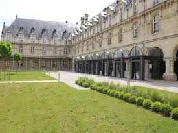 La Maison De La Region A Chalons En Champagne Chalons En Champagne Champagne Maison