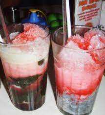 A psychedlic pink mug of es cincau kelapa. Menikmati Es Cincau Hijau Di Resto Bergaya Kolonial