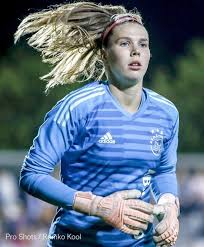 Keeper kop krijgt kans in oefenwedstrijd oranjevrouwen tegen duitsland rypke bakker. Selectie Oranjeleeuwinnen