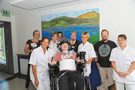 Viele ältere menschen, die unterstützung benötigen, verweigern den umzug in eine pflegeeinrichtung strikt. Intensivpflege Patient Marvin Fahrt Nach Hause Bonitas Holding Ambulante Pflegedienste Fur Intensivpflege Altenpflege Krankenpflege