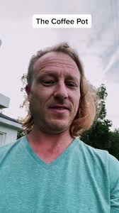 The coffee pot .. little cafe closed for years always wanted to stop by  #lifeoffommy #fommy #hotmessfommy #AEJeansSoundOn #WorldPrincessWeek  #fommylife #fommylove #surrogacyround1 #surrogacyround2 ...