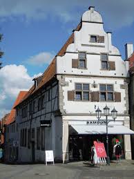 Objektbeschreibung dieses efh ist repräsentativ und harmonisch aufgeteilt. Mieten Haus Rheine Izolda Dgebuadze