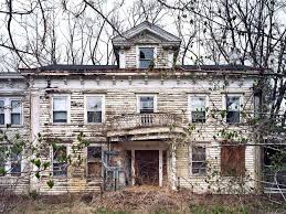 Chilling Photos Of An Abandoned Mental Asylum That S Being Turned Into An Evangelical College Campus Abandoned Places Abandoned Houses Abandoned Mansions