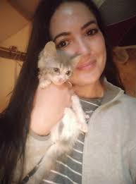 Frida is out for the night😴