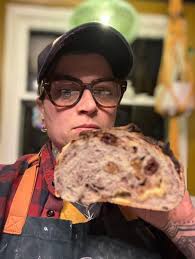 Hello friends! If you are looking for Sourdough breads and other sourdough  treats look no farther! All natural gut healthy home made sourdough located  in Mentor Ohio. Always baking and happy to