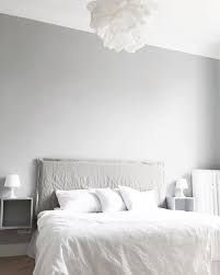 Endlich Hangt Auch Unser Nachtschrank Von Ikea An Der Wand Er Heisst Eket Und Ich Finde Er Passt Super Zur Den Nachttischlampen Lamp In 2020 Furniture Home Decor Decor