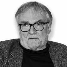 Urodził się 10 sierpnia 1952 roku w wiśle, zmarł 29 maja 2020 w kielcach. Jerzy Pilch Nie Zyje Zona Rodzina Super Express Wiadomosci Polityka Sport