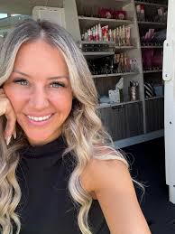 Social Media Fam, who do we know that works in Commercial Real Estate? Tag  them below. Working