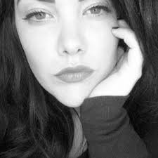 Leanne Burt (@leeuncensored)