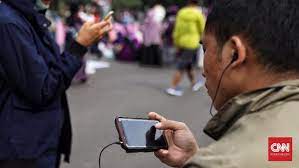 Kondisi ini bisa menyebabkan terjadinya emfisema (sesak napas akibat kerusakan pada kantung udara atau alveoli) dan bronkitis kronis (batuk dengan banyak lendir yang terjadi terus menerus selama 3. Percobaan Menjalani Dua Hari Tanpa Ponsel Pintar Halaman 2