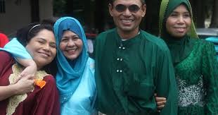 Mengisahkan adam haikal, seorang duda berusia 30an tidak menyangka cikgu baru yang selalu diceritakan oleh anaknya, soraya (8 tahun). Ogy Kahwinkan Adiknya Faizal Dengan Shida