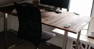 Hier finden sie die passende anleitung für einen persönlichen arbeitstisch mit unterschiedlichen modulen. Computertisch Selber Bauen