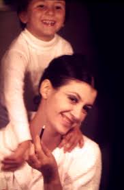 Il matrimonio con il regista teatrale beppe menegatti, sposato nel 1964 e da cui ha avuto il figlio francesco, e con il quale ha. Natale Con Carla Fracci E Beppe Menegatti Di Ranuccio Bastoni 24 Ore News