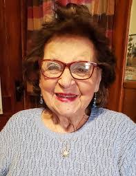 Rosemary Arnold's Instagram, Twitter & Facebook