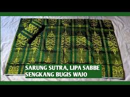 Saya juga pakai sarung sabbe' (sutra). Sarung Tenung Lipa Sabbe Sengkang Ll Bugis Wajo Youtube