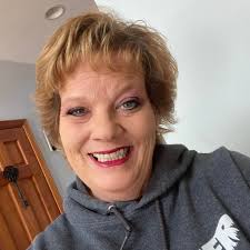 Does anyone know any families or churches who know parents who are  struggling this Christmas and aren't able to buy their kids Christmas  presents? DM me