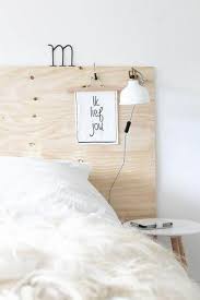 Buongiorno la mia camera ha il letto testata bassa e i 2 comodini in noce. Idee Per Decorare La Testata Del Letto Matrimoniale In Maniera Fai Da Te Chizzocute