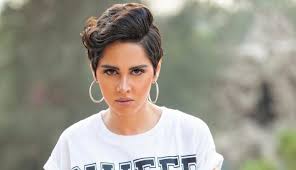 وانتهى شاكوش وياسمن رئيس قبل أيام، تصوير أغنية جديدة بعنوان حبيبتي والتي كان من المقرر أن يتم طرحها في عيد الفطر، ويتعاون مع شاكوش وياسمين. ØªÙØªÙƒØ±ÙˆØ§ Ø¨Ù†Ø¹Ù…Ù„ Ø¥ÙŠÙ‡ ÙŠØ§Ø³Ù…ÙŠÙ† Ø±Ø¦ÙŠØ³ ØªØ«ÙŠØ± Ø§Ù„Ø¬Ø¯Ù„ Ø¨ÙÙŠØ¯ÙŠÙˆ Ù…Ø¹ Ø­Ø³Ù† Ø´Ø§ÙƒÙˆØ´ Ù„Ø§ÙŠÙ Ù†ÙŠÙˆØ²