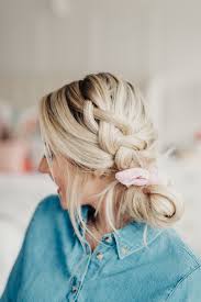 If you're looking for a new short hairstyle or would like to cut your long hair, have a look at these classy short hairstyles that will offer you inspiration in finding your perfect short hairdo. 8 Ways To Wear A Scrunchie Twist Me Pretty