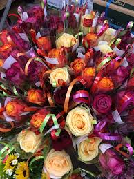 Unfortunately, most fresh cut flowers don't last very long, and it can be a big bummer when your flowers start wilting and drooping after only a few it makes sense to use filtered water rather than tap water, though, for certain types of plants that are known to live longer. Forget About The Record Prices For Flowers It S All About Love Thursd