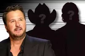 Luke Bryan and Willie Robertson Duet 'Hairy Christmas'