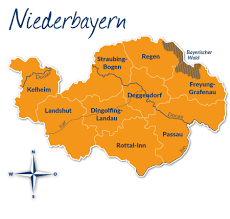 Das nahe dem berg plöckenstein gelegene dreiländereck deutschland−österreich−tschechien befindet sich rund 3 km südöstlich des dreisesselbergs der berggasthof dreisessel lädt besucher und wanderer zu pausen ein und bietet neben einer gutbürgerlichen küche auch eine große. Reisefuhrer Niederbayern Mit Hund Tipps Und Infos