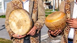 Akan tetapi perbedaan dari alat musik ini adalah pada gemerincing logam yang terdapat pada bagian tepinya. Macam Macam Jenis Dan Fungsi Alat Musik Rebana Bukareview