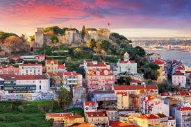 Portugal, with just over 10 million people, has reported 6,619 deaths and a total of 394,573 infections, up by 1,577 cases from saturday. Imbauan Kbri Lisabon Untuk Wni Di Portugal Terkait Wabah Virus Corona Halaman All Kompas Com