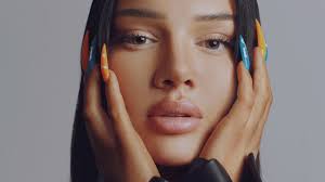 Самые новые твиты от shirin david (@shirindavid): Shirin David Spricht Mit Vogue Uber Weiblichkeit Vogue Germany