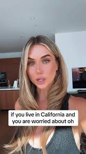 Emily Grayson's Instagram, Twitter & Facebook