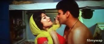 Aditi sharma and Manoj vajypee hot in Saat Uchakkey_2