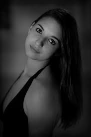 Our Monthly "Meet the Artist" Series- VERONICA HART