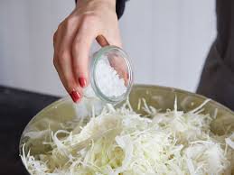 Sauerkraut Selber Machen Klassisch Oder Mal Ganz Anders Rezept Sauerkraut Selber Machen Sauerkraut Selbst Gemacht Sauerkraut