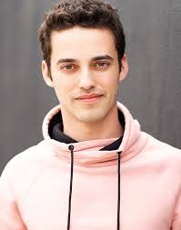 Seth Hunter's Instagram, Twitter & Facebook