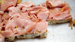 I condimenti possono essere sempre sostituite tra loro ma le dosi cambieranno di volta in volta. Pizza Fatta In Casa Mortadella Pizza Fatta In Casa Condimenti Per Pizza Pizza