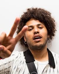 Jonathan Earley's Instagram, Twitter & Facebook