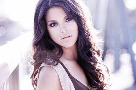 Eva Avila's Instagram, Twitter & Facebook