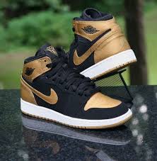 Air Jordan 1 Retro High Black And Gold Nike Air Jordan 1 Retro High Gs Melo Pe Series Black Gold 705300 026 Size 4 5y Nike Basketba Sneakers Men Fashion Sneakers Fashion Mens Shoes Casual Sneakers