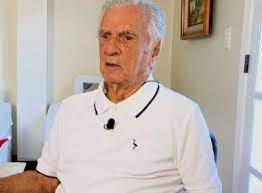 Orlando drummond cardoso is a brazilian actor, voice actor, and comedian, best known for his works as seu peru in the series escolinha do pr. Morre O Ator Orlando Drummond Criador Do Personagem Seu Peru Diga Bahia