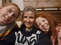 Deborah Allum (@deblouallum)