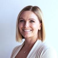 Maria Minnick's Instagram, Twitter & Facebook