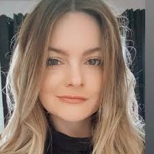 Emily Ryder's Instagram, Twitter & Facebook