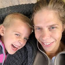 Är det inte att smaklökarna fungerar sämre ju äldre vi blir? Men att sött  forsätter fungera bra? Kanske är en myt men har hört det.