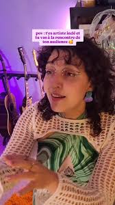 ça fait comme des guilis dans le ventre, c'est ça le coup de foudre ?  😳🥹😍 , si tu viens d'arriver ici et que tu aimes les mélanges de vibes  pop, neosoul, rnb et funky, pose tes valises 🥰🤗 , moi c'est ...